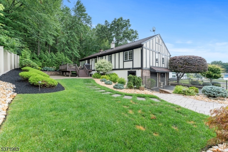63 Summit Ave