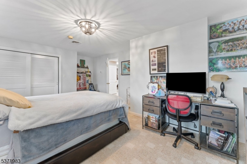 63 Summit Ave