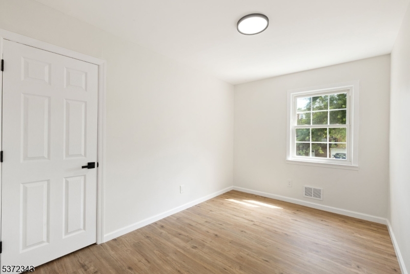 14 Dartmouth Ave