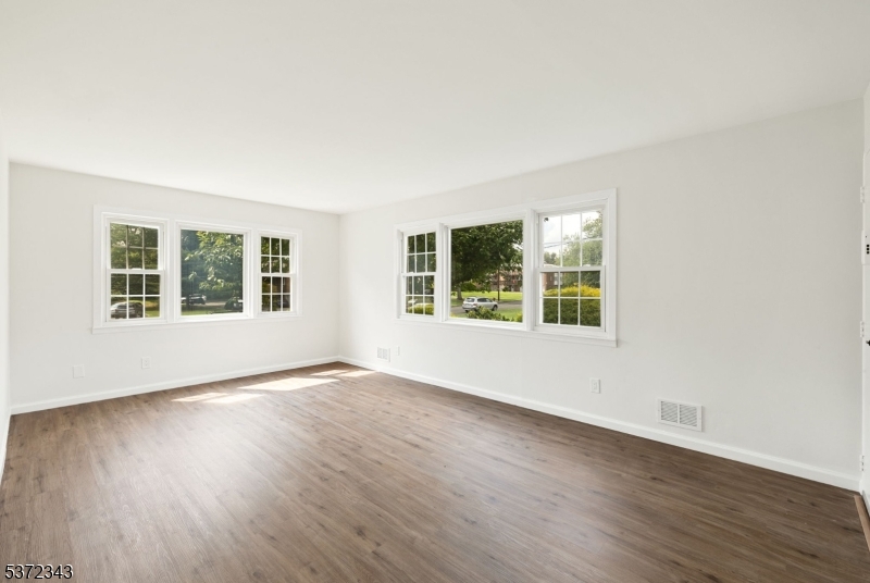 14 Dartmouth Ave