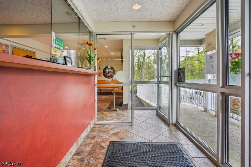 455 Newark Pompton Tpke