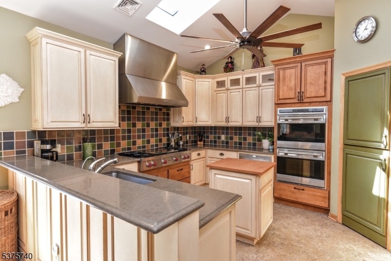 455 Newark Pompton Tpke