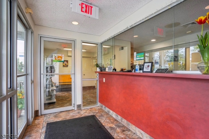 455 Newark Pompton Tpke