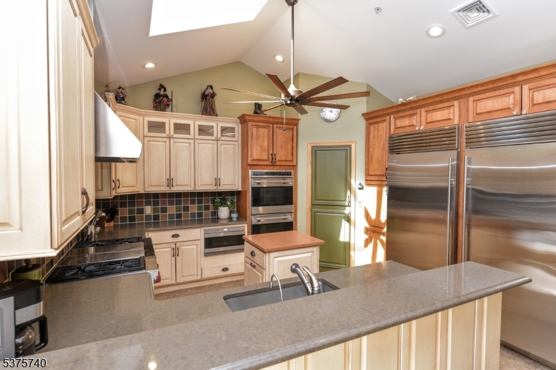 455 Newark Pompton Tpke