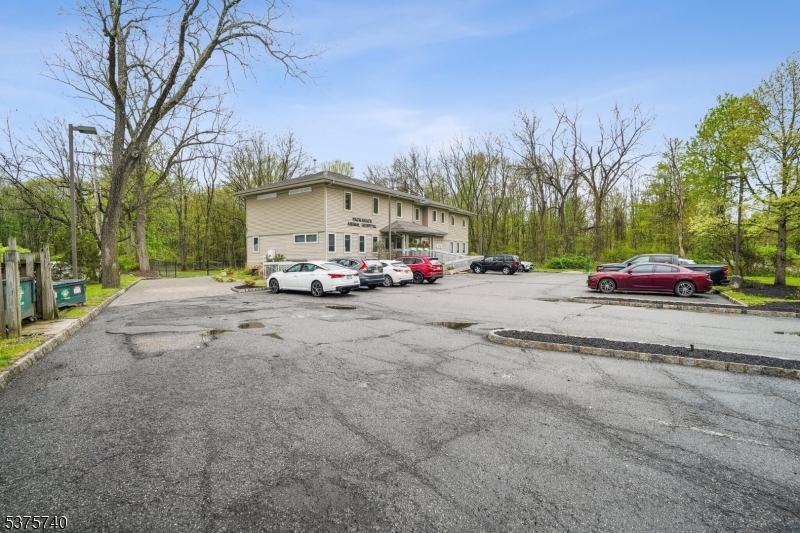 455 Newark Pompton Tpke
