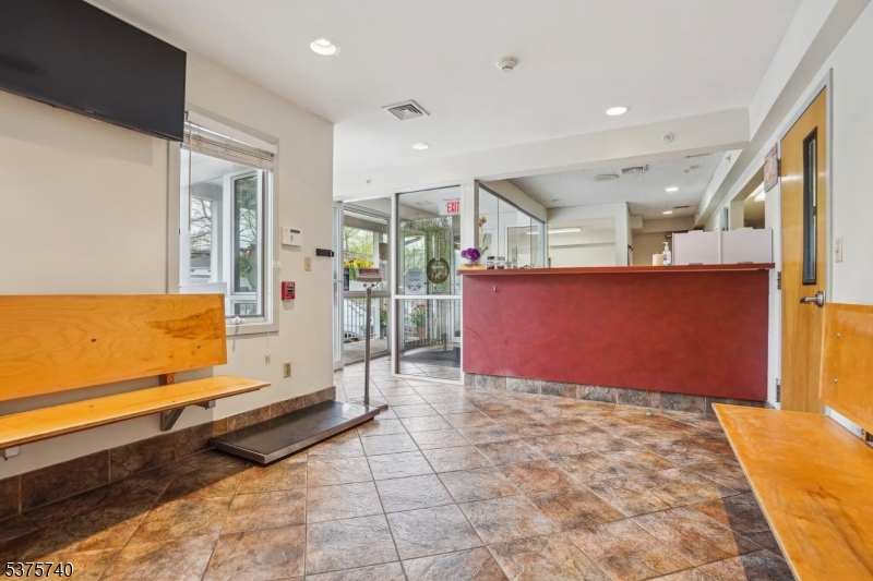 455 Newark Pompton Tpke