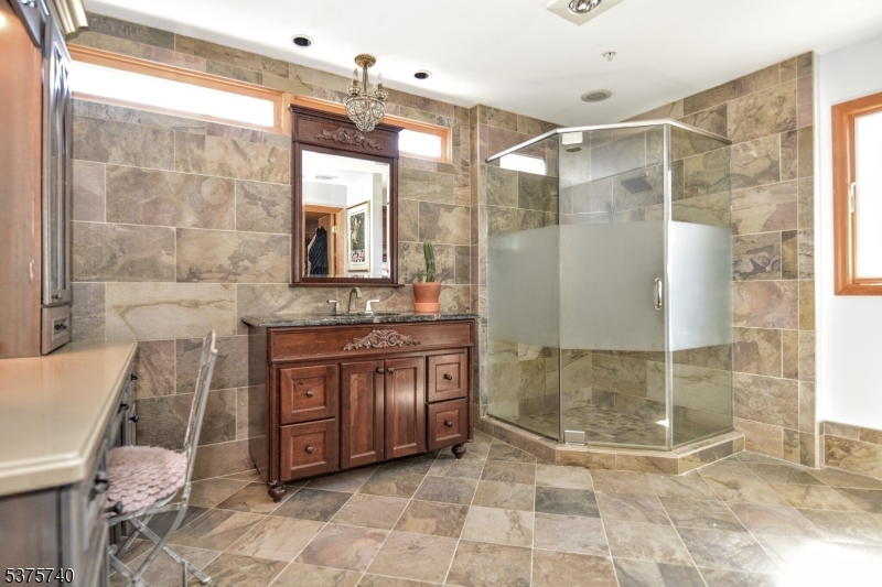 455 Newark Pompton Tpke