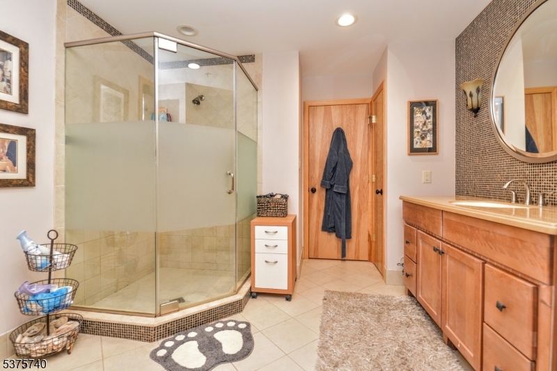 455 Newark Pompton Tpke