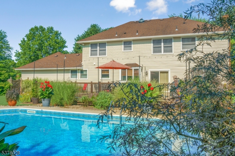 3 FRANCIS DRIVE