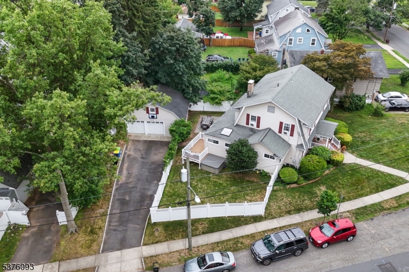 61 Willow Ave
