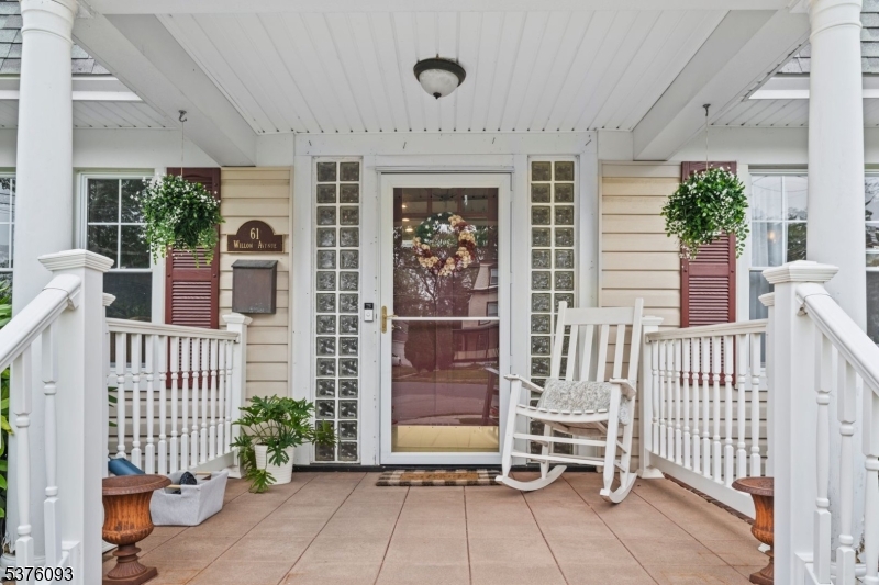 61 Willow Ave