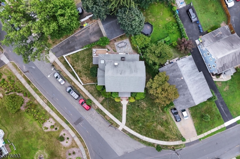 61 Willow Ave