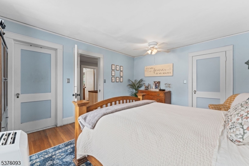 61 Willow Ave