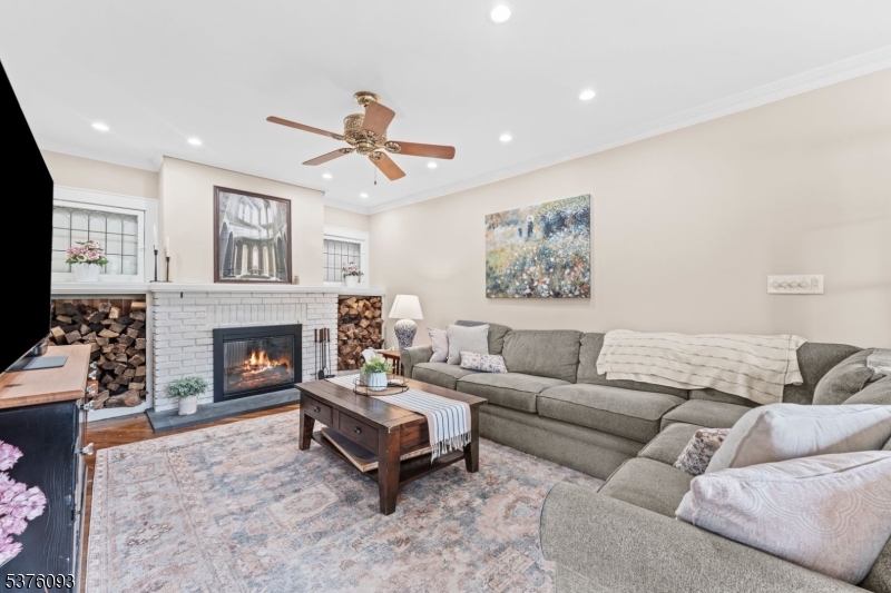 61 Willow Ave