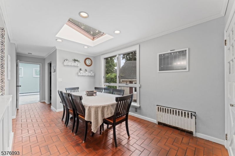 61 Willow Ave