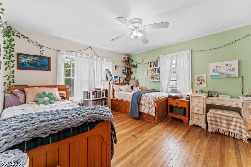 61 Willow Ave