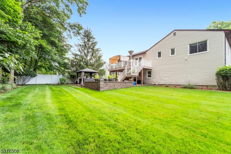 6 Gateway Ct