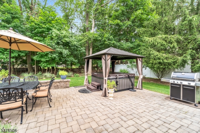 6 Gateway Ct