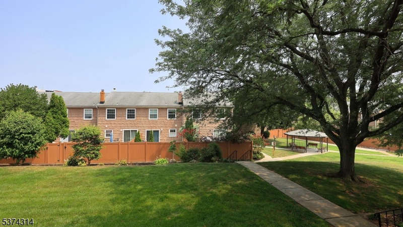 90 Wick Dr