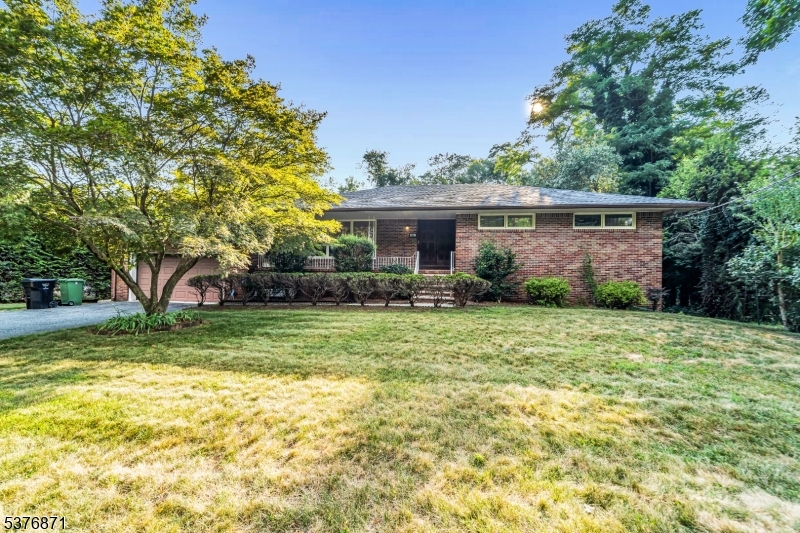 341 Paramus Rd