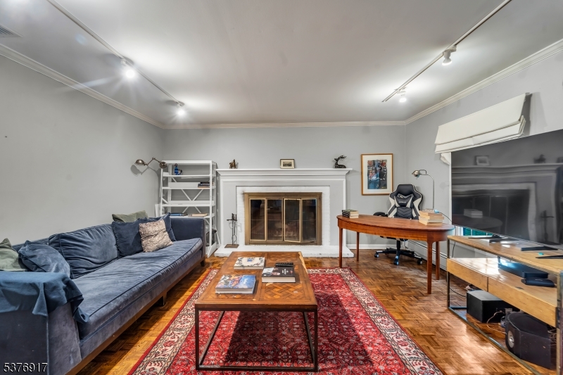 84 Briarwood Ave