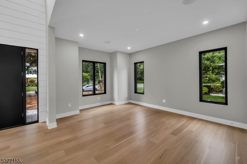 143 Fernwood Dr