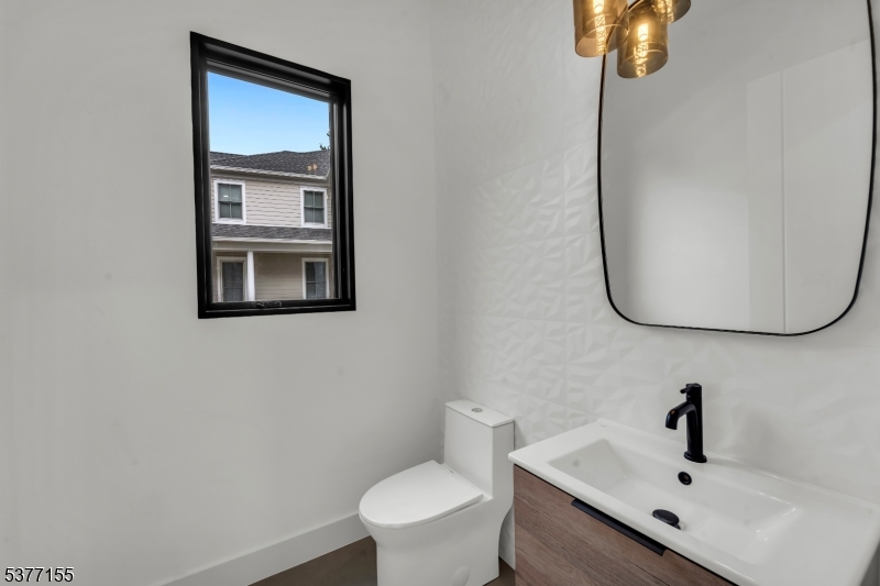 143 Fernwood Dr