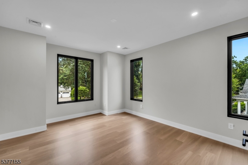 143 Fernwood Dr