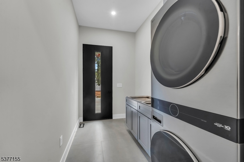 143 Fernwood Dr