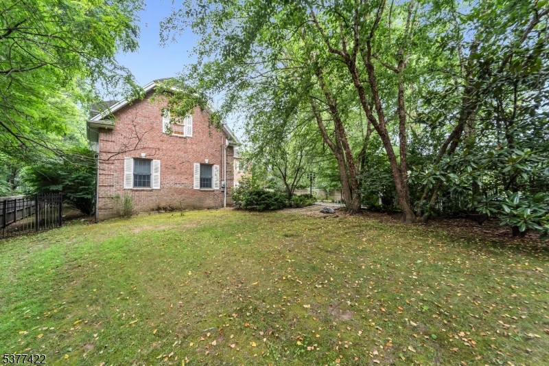 136 Tappan Rd