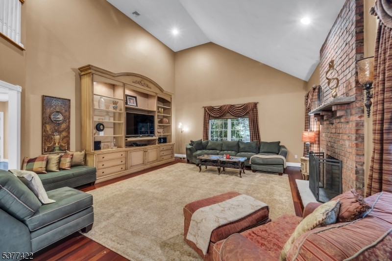 136 Tappan Rd