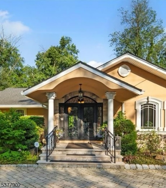 198 Pascack Rd