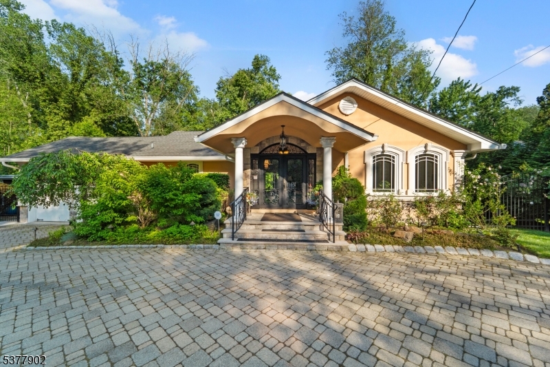 198 Pascack Rd