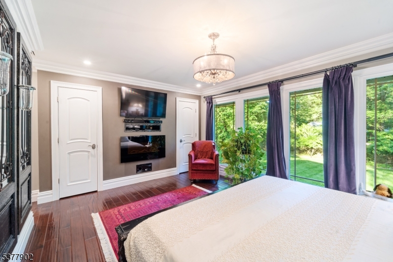 198 Pascack Rd