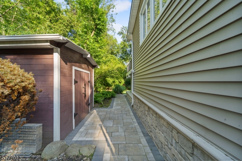 198 Pascack Rd