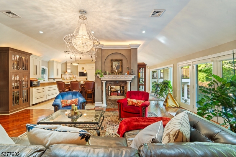 198 Pascack Rd