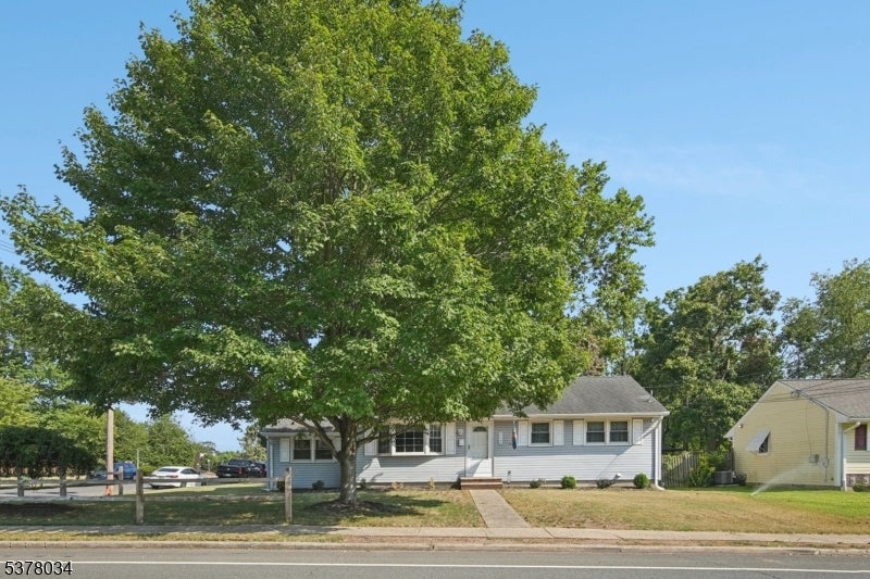 613 Warfield Rd