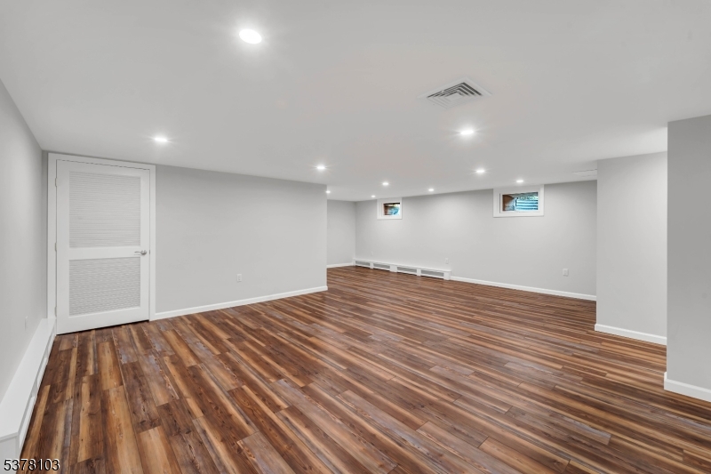 14 Raymond St