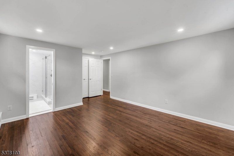 14 Raymond St