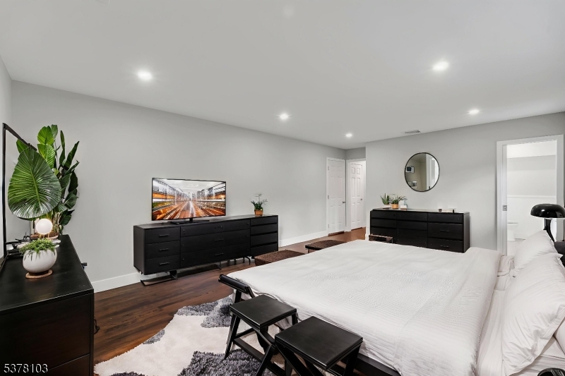 14 Raymond St