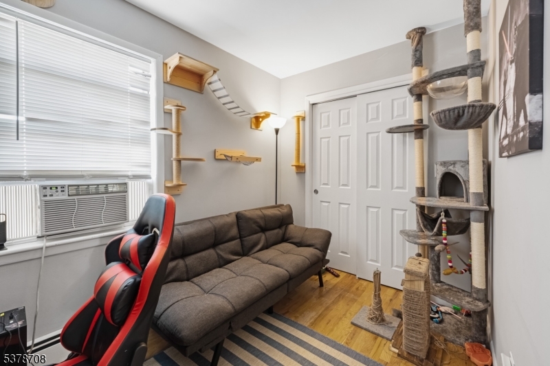 351 President St