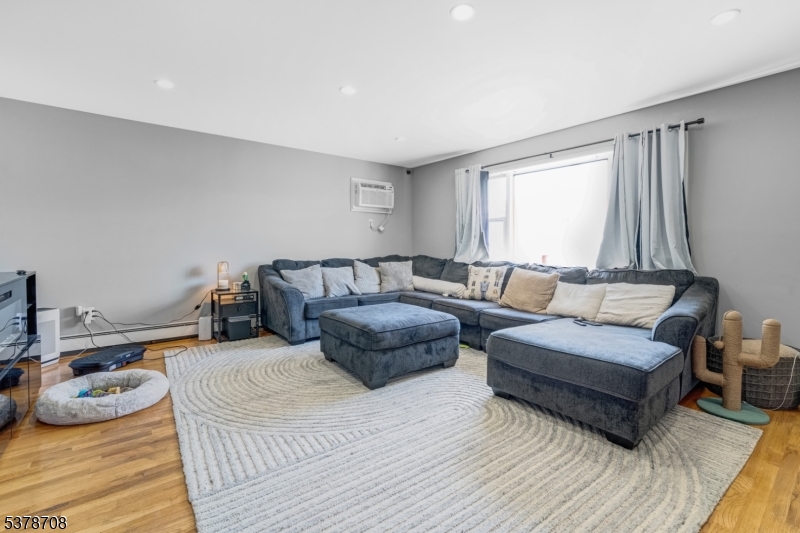 351 President St
