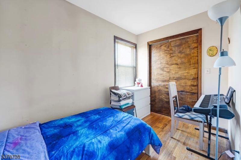 351 President St