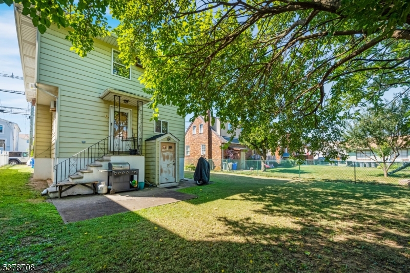 351 President St