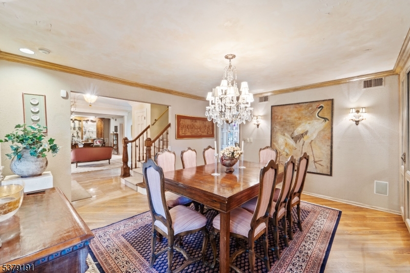 2 Canterbury Ct