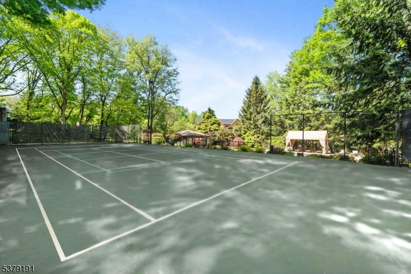 2 Canterbury Ct