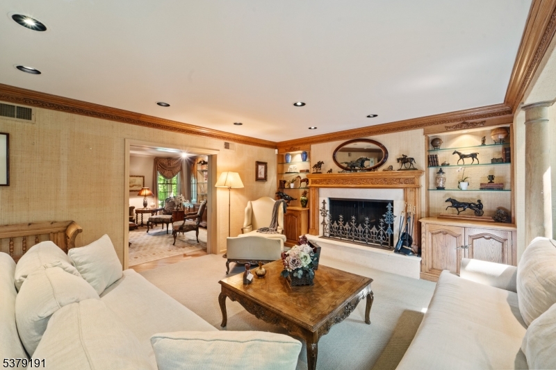 2 Canterbury Ct