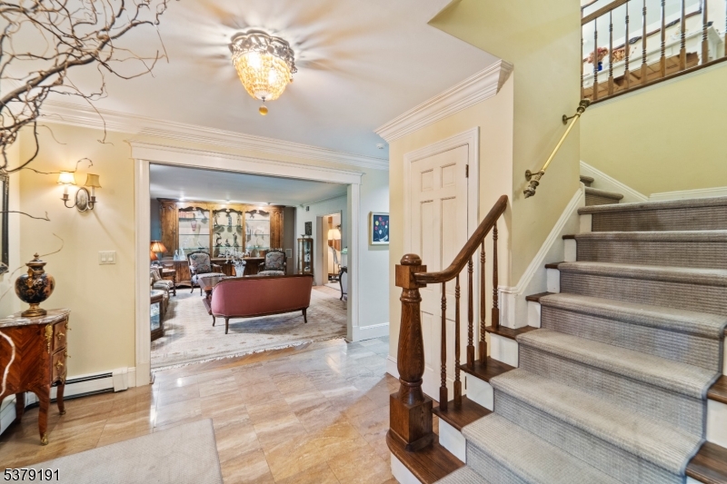 2 Canterbury Ct