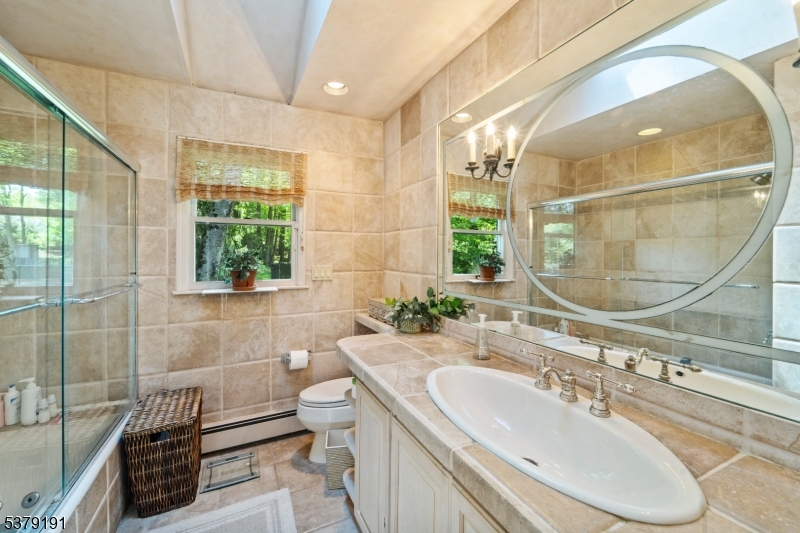 2 Canterbury Ct
