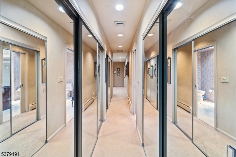 2 Canterbury Ct